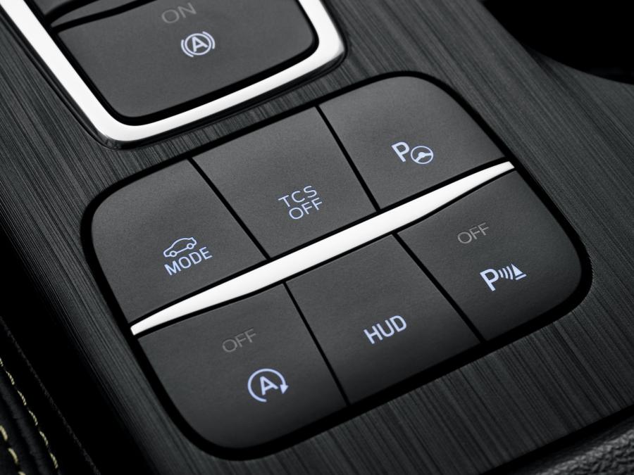 Детали интерьера Ford Focus Vignale 2018 года  (WW) (фото 19 из 37)